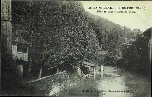 Ak Saint Jean Pied de Port Pyrénées Atlantiques, Allee et Lavoir Confrontadoria