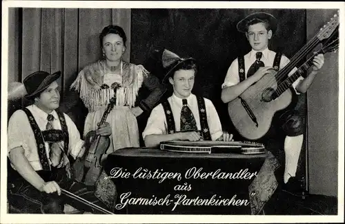 Ak Garmisch Partenkirchen in Oberbayern, Die lustigen Oberlandler, Geige, Gitarre, Zither