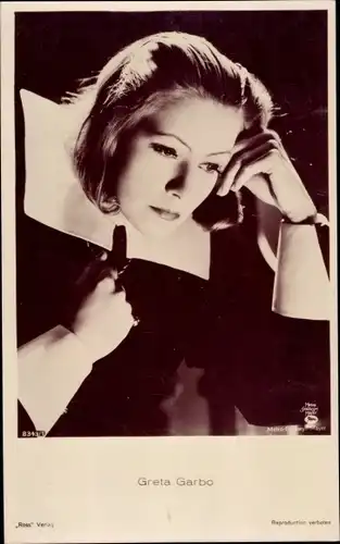 Ak Schauspielerin Greta Garbo, Portrait, Ross 8343/1