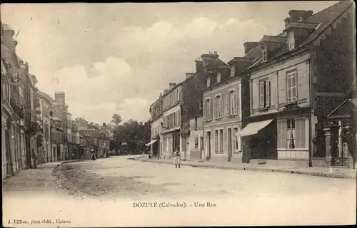 Ak Dozulé Calvados, Une Rue