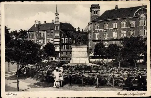 Ak Ålborg Aalborg Dänemark, Banegaardspladsen, Park Hotellet, Denkmal