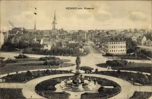 Ak Weimar in Thüringen, Blick vom Museum aus, Brunnen