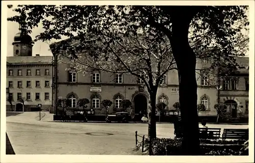 Ak Tanna im Saale Orla Kreis Thüringen, Markt mit Rathaus, Sparkasse