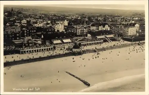 Ak Westerland auf Sylt, Fliegeraufnahme, Strandpartie, Stadtpanorama, Seepavillon