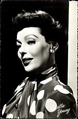 Ak Schauspielerin Loretta Young, Portrait, MGM