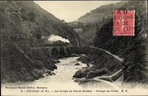 Ak Itxassou Pyrénées Atlantiques, Les Gorges du Pas de Roland, Passage du Train