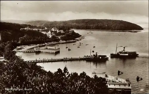 Ak Ostseebad Glücksburg, Bucht, Anlegestelle, Schiffe