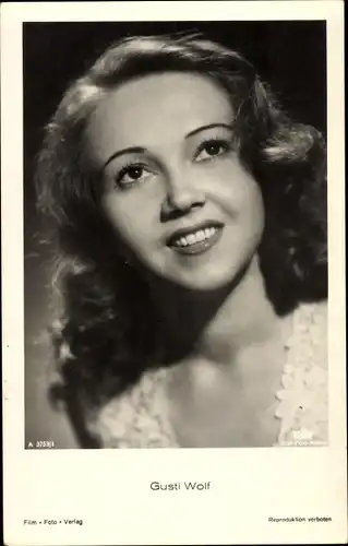 Ak Schauspielerin Gusti Wolf, Portrait, Tobis Film