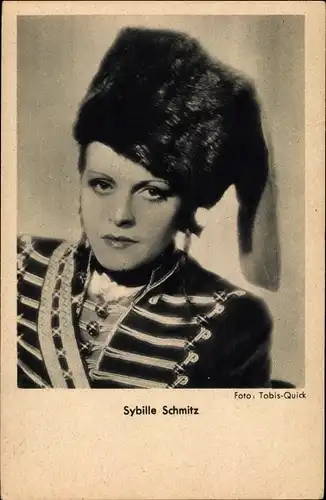 Ak Schauspielerin Sybille Schmitz, Portrait, Pelzmütze