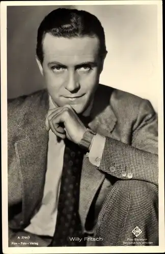Ak Schauspieler Willy Fritsch, Portrait im Anzug, Ufa Film