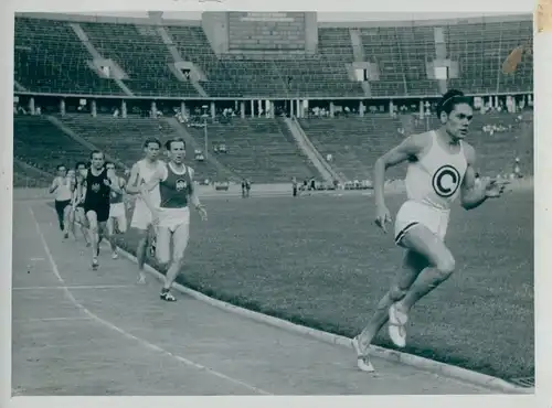 Foto Berlin Olympiastadion, Berliner Leichtathletik Meisterschaften, Dohrow vom SCC, 800m Lauf