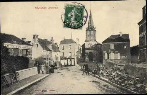 Ak Mézidon Calvados, Straßenpartie, Kirche