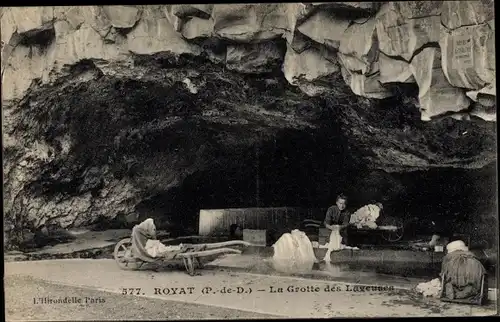 Ak Royat Puy de Dôme, La Grotte des Laveuses