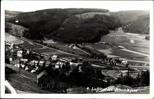 Foto Ak Schwalefeld Willingen Upland Waldeck, Luftbild vom Ort