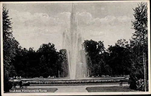 Ak Fürstenwalde an der Spree, Springbrunnen, Fontäne, Parkanlage