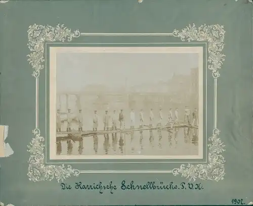Ak Berlin Niederschöneweide, Soldaten, Kaiserreich, Pioniere, Harrichsche Schnellbrücke PVK, 1907