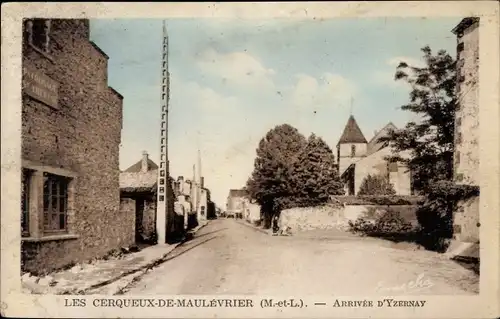 Ak Les Cerqueux Maulévrier Maine et Loire, Arrivee d'Yzernay