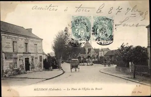 Ak Mézidon Calvados, La Place de l'Eglise du Breuil