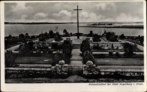 Ak Węgorzewo Angerburg Ostpreußen, Heldenfriedhof