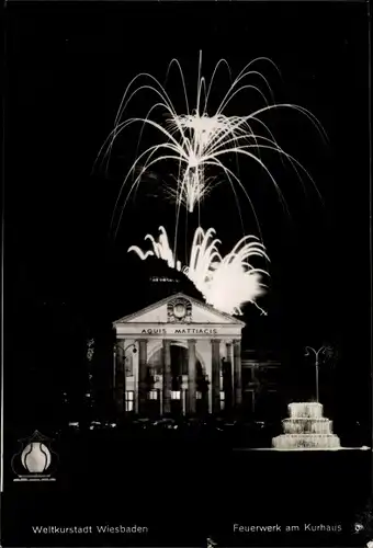 Ak Wiesbaden in Hessen, Feuerwerk am Kurhaus