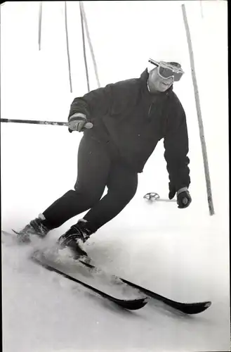Foto Wintersport, Skiläuferin bei der Abfahrt, Slalom