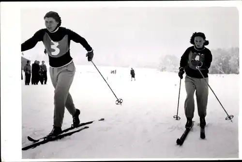 Foto Wintersport, Russische Skilangläuferinnen Kalkova, Tsareva