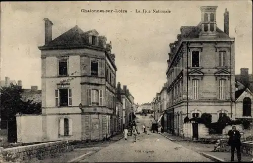 Ak Chalonnes sur Loire Maine et Loire, La Rue Nationale
