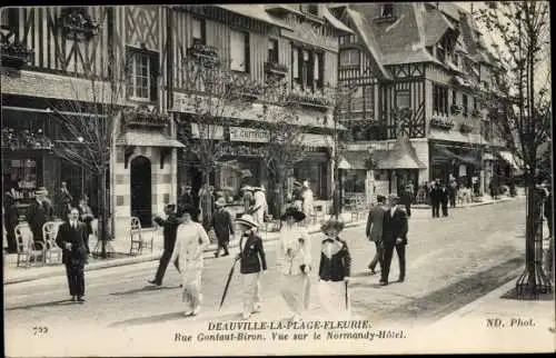 Ak Deauville La Plage Fleurie Calvados, Rue Gontaut Biron, Vue sur Normandy Hotel