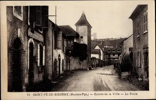 Ak Saint Pe de Bigorre Hautes Pyrénées, Entree de la Ville, la Poste