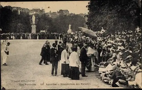 Ak Lourdes Hautes Pyrénées, Benediction des Malades, Geistliche