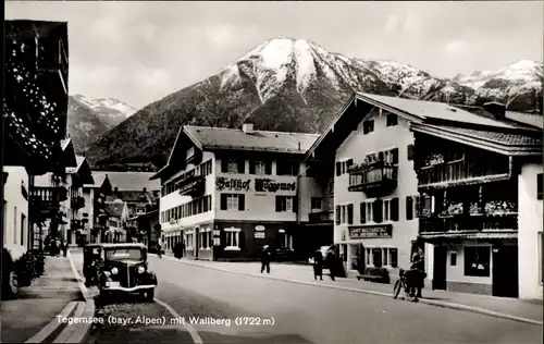 Ak Tegernsee in Oberbayern, Teilansicht vom Ort mit Wallberg im Hintergrund 