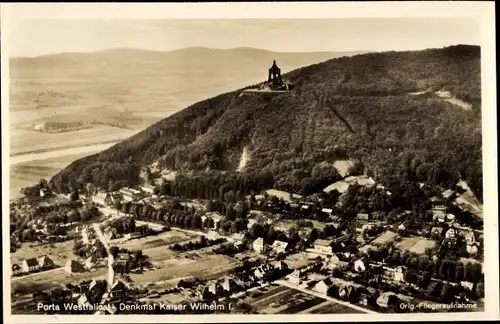 Ak Porta Westfalica, Fliegeraufnahme, Kaiser Wilhelm I. Denkmal