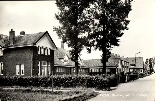 Ak Andijk Medemblik Nordholland Niederlande, Moolenweg met O. L. school