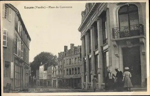 Ak Luçon Vendée, Place du Commerce