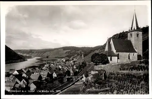 Ak Hatzenport an der Mosel, Alte Kirche, Teilansicht vom Ort, Berge