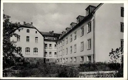 Ak Hallenberg im Sauerland, St. Josefs Haus, Außenansicht, Garten, Bänke