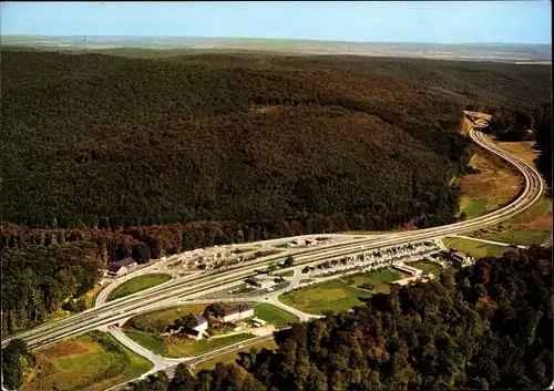 Ak Rohrbrunn Weibersbrunn, Autobahnrasthaus im Spessart, Motel, Fliegeraufnahme