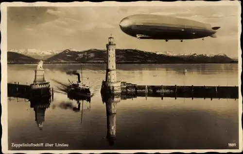 Ak Lindau am Bodensee Schwaben, Zeppelinluftschiff, Leuchtturm