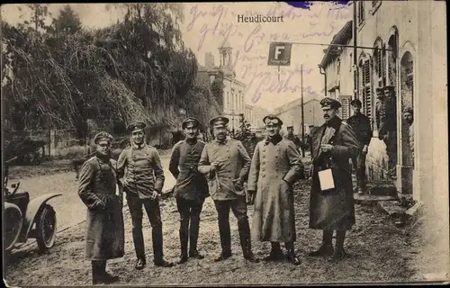 Ak Heudicourt Somme, Deutsche Soldaten, I.WK, Offiziere, Schirmmütze