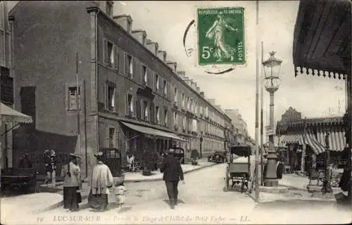 Ak Luc sur Mer Calvados, Rue de la Plage et l'Hotel du Petit Enfer