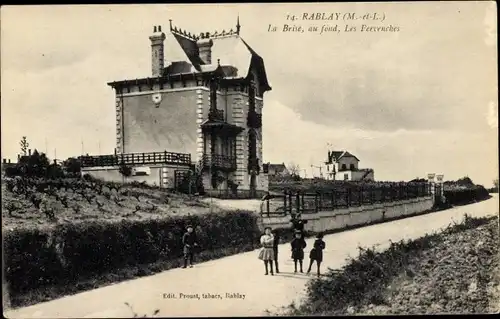 Ak Rablay Maine-et-Loire, La Brise, au fond, Les Pervenches