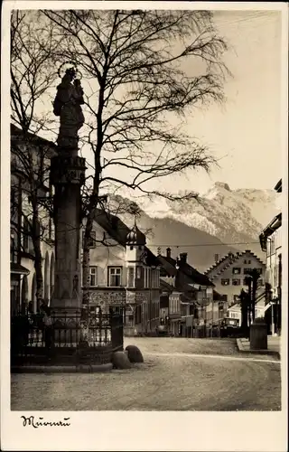 Ak Murnau am Staffelsee in Oberbayern, Straßenansicht, Mariensäule