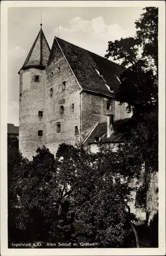 Ak Ingolstadt an der Donau Oberbayern, altes Schloss m. Graben