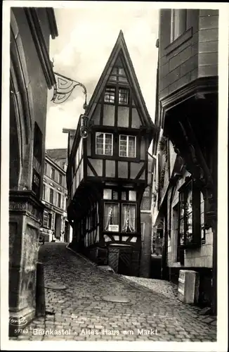 Ak Bernkastel Kues an der Mosel, altes Haus am Markt