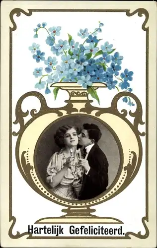 Passepartout Präge Ak Glückwunsch, Hartelijk Gefeliciteerd, Liebespaar, Sektgläser, Vergissmeinnicht