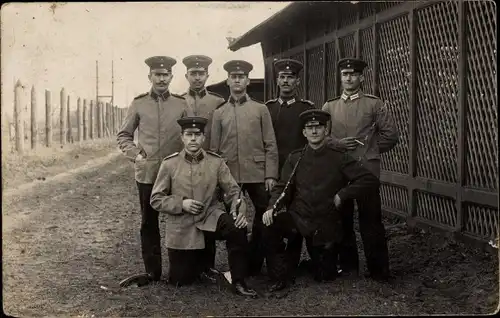 Foto Ak Deutsche Soldaten in Uniformen