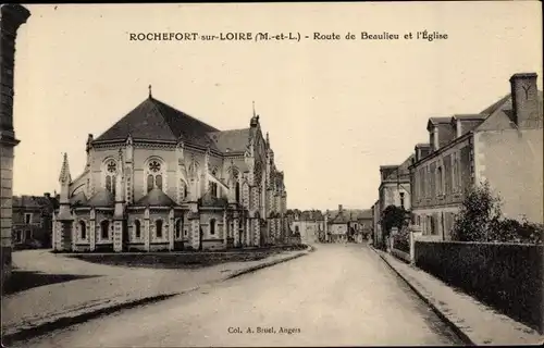 Ak Rochefort sur Loire Maine et Loire, Route de Beaulieu et l'Eglise