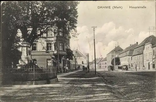Ak Dahme in der Mark, Hauptstraße, Denkmal