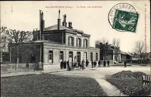 Ak Sainte Gauburge Orne, La Gare, Exterieure