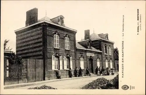 Ak Hangest en Santerre Somme, La Gendarmerie